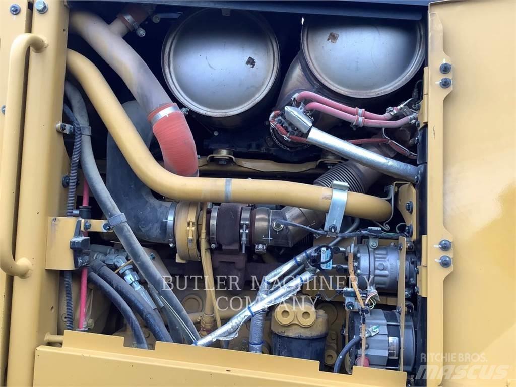 CAT 140M3AWDB Niveleuse