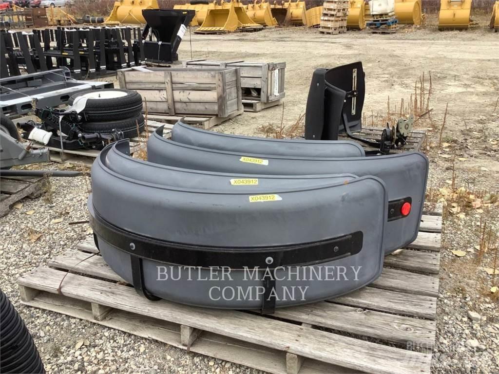 CAT 140M3REARFENDER Construction - Autres