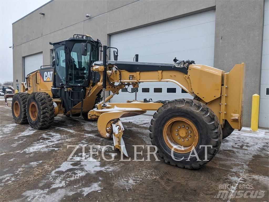 CAT 14M Niveleuse