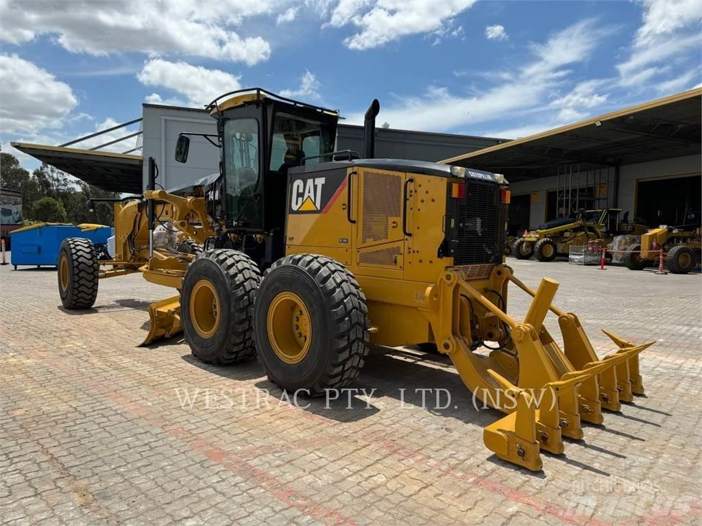 CAT 14M Niveleuse