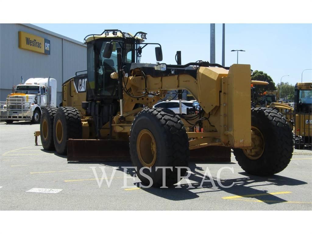 CAT 14M Niveleuse