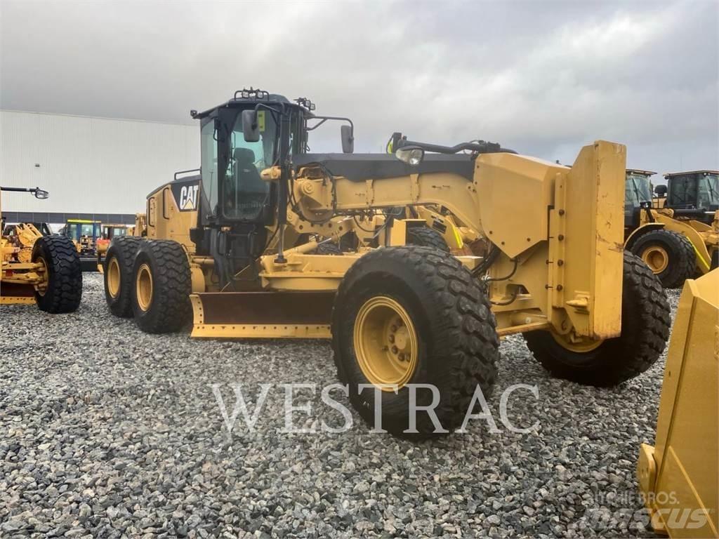CAT 14M Niveleuse