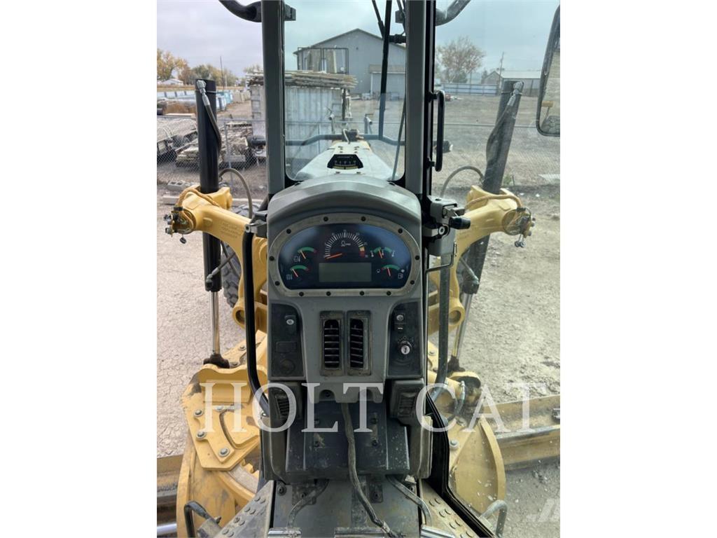 CAT 14M Niveleuse