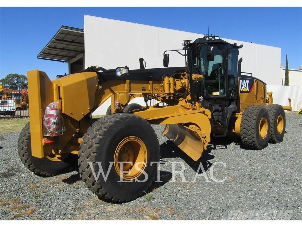 CAT 14M Niveleuse