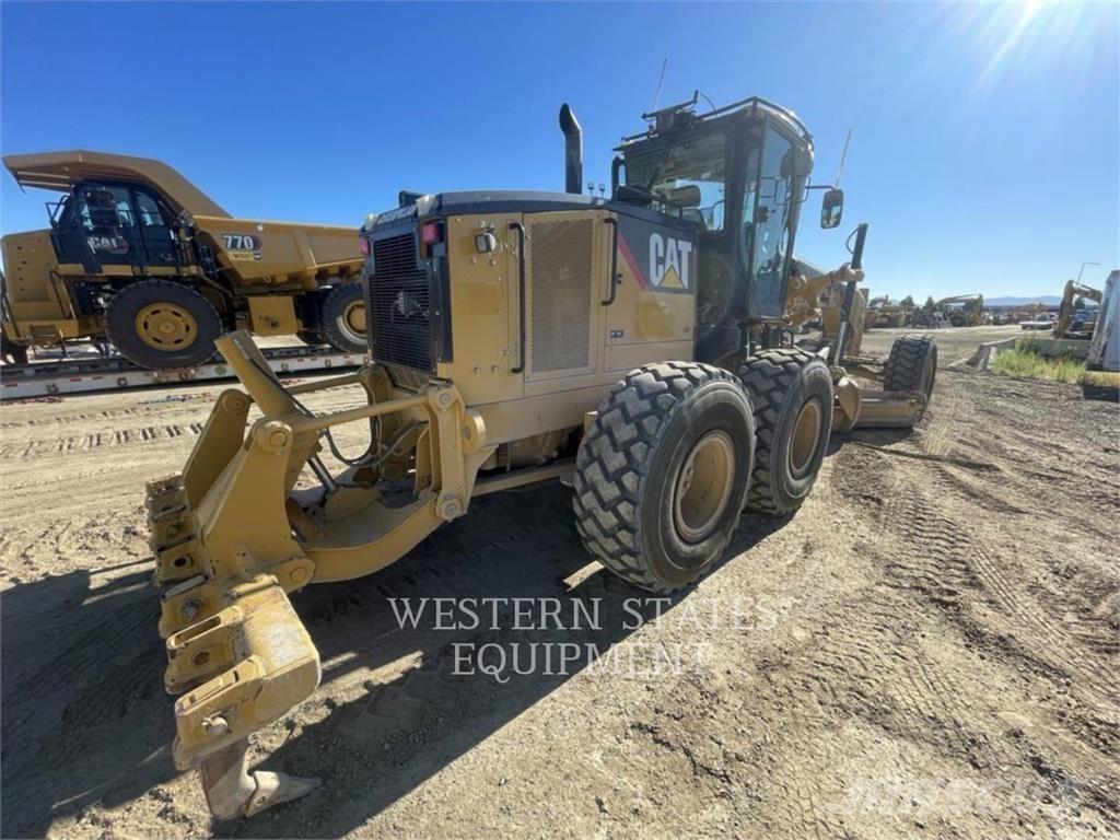 CAT 14M Niveleuse