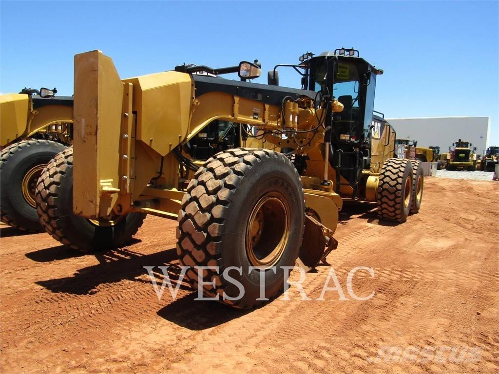 CAT 14M Niveleuse