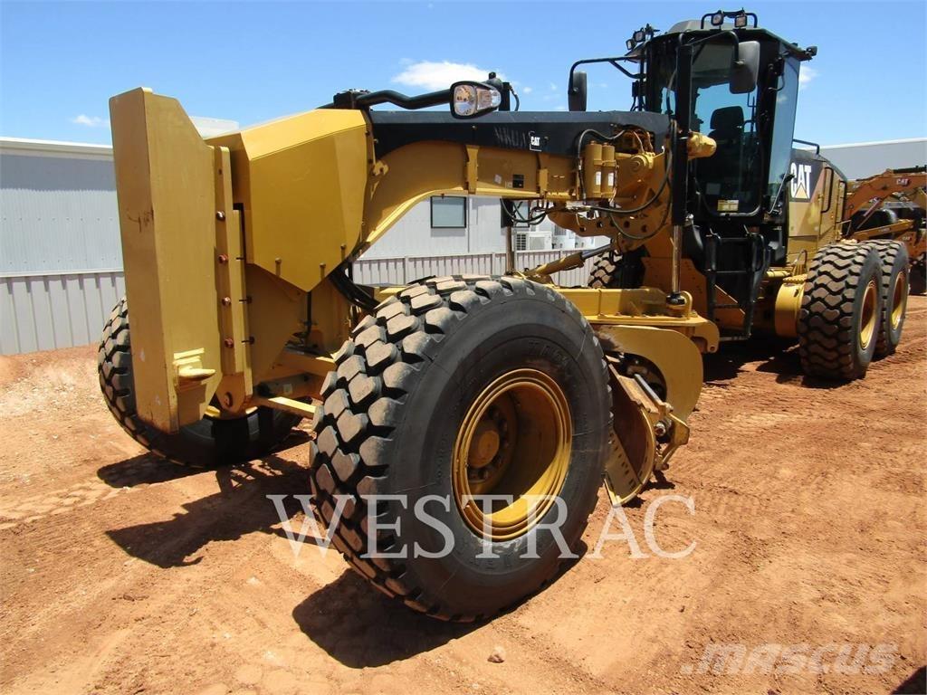 CAT 14M Niveleuse