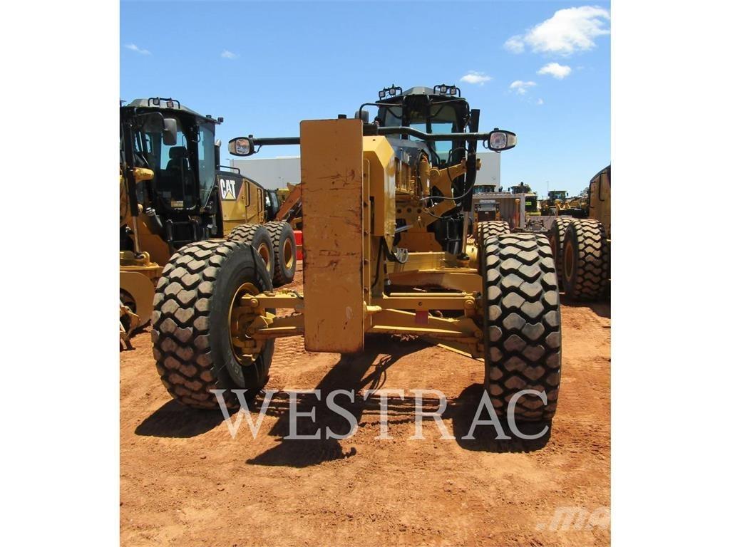 CAT 14M Niveleuse