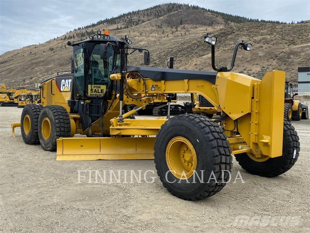 CAT 14M Niveleuse