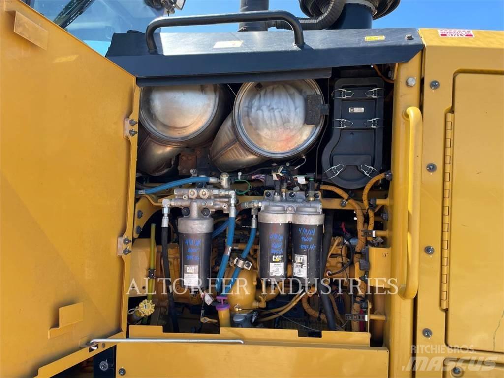 CAT 150-15 Niveleuse