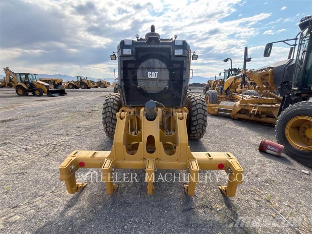 CAT 150 15 Niveleuse