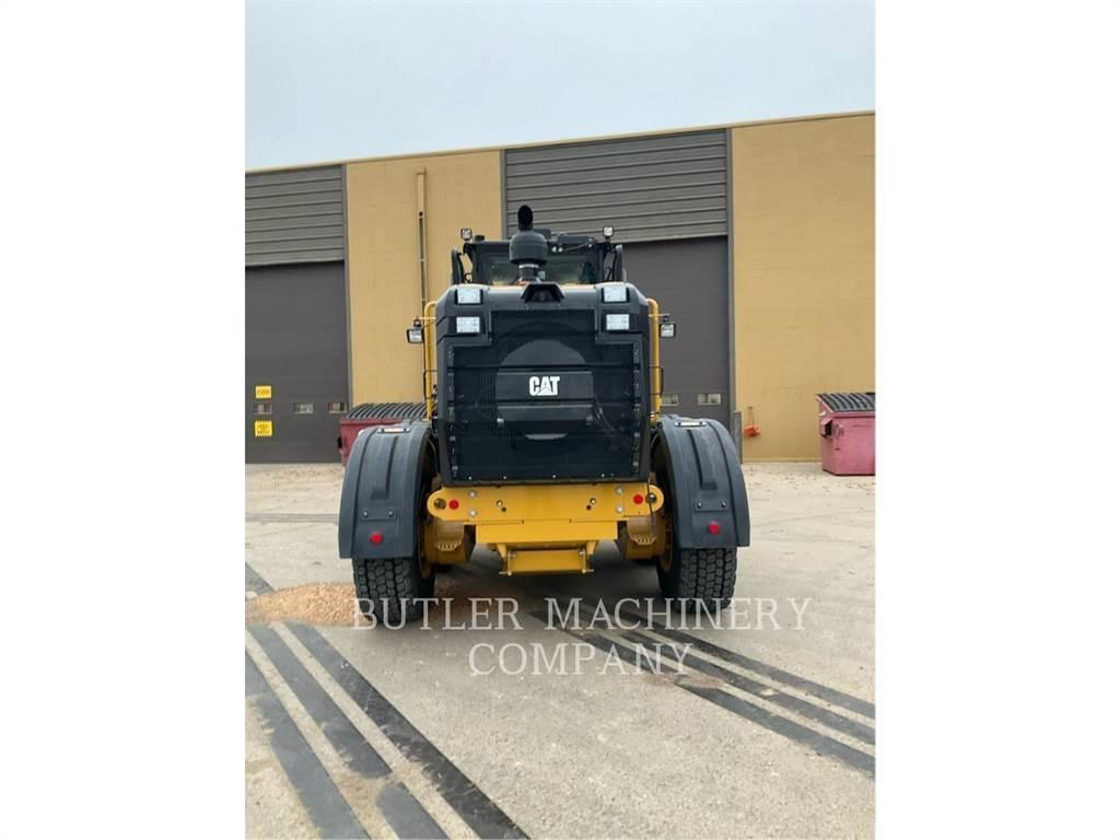 CAT 150-15AWD Niveleuse