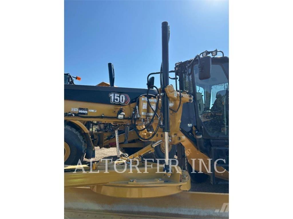 CAT 150-15AWD Niveleuse