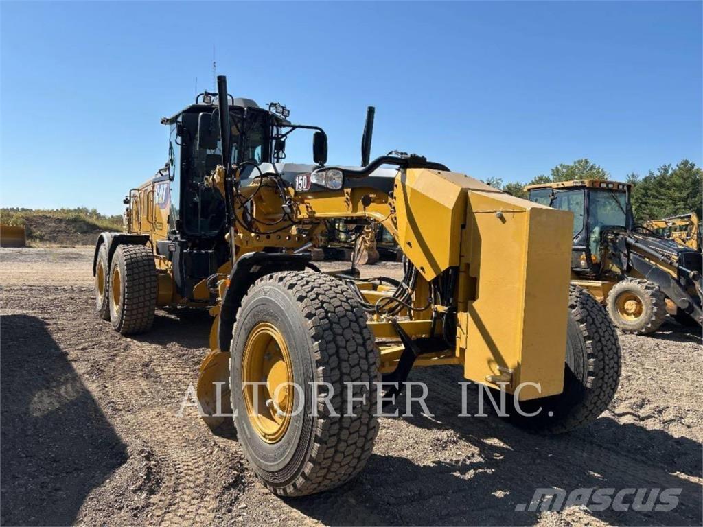 CAT 150-15AWD Niveleuse