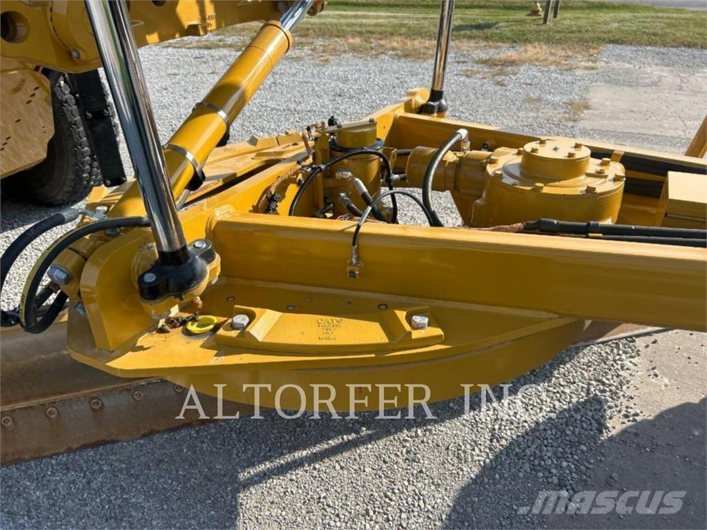 CAT 150-15AWD Niveleuse