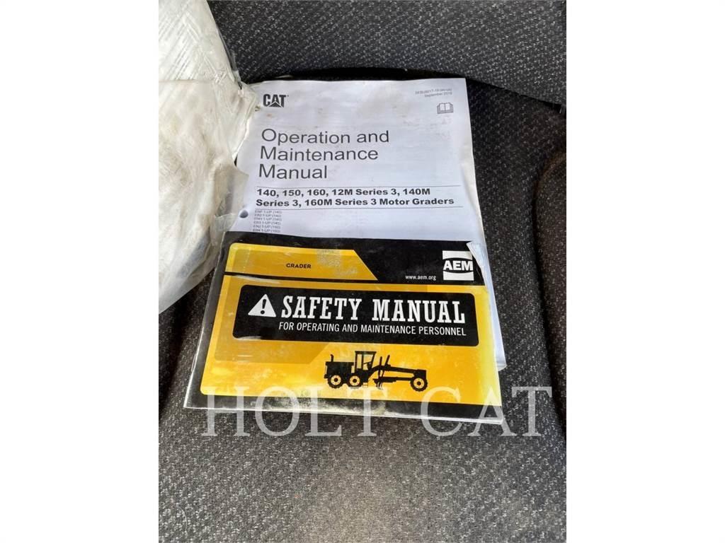 CAT 150-15AWD Niveleuse
