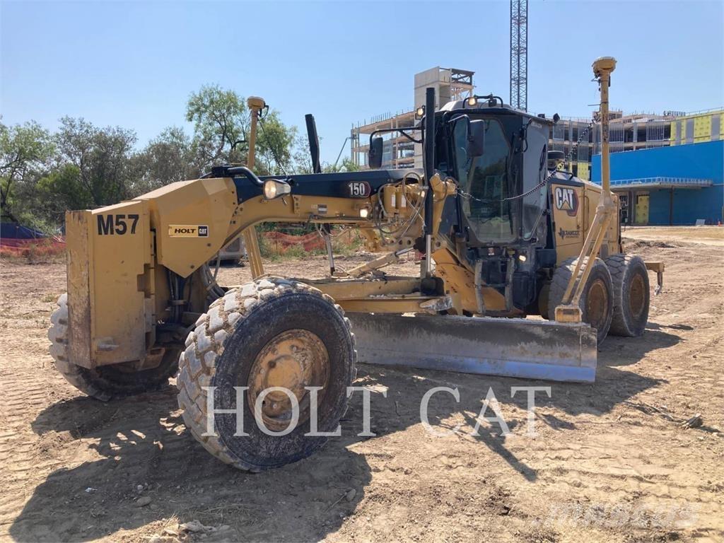 CAT 150-15AWD Niveleuse