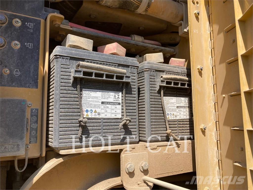 CAT 150-15AWD Niveleuse