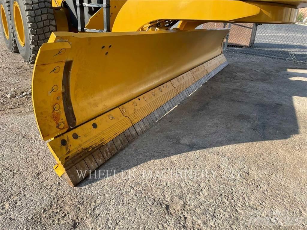 CAT 150 AWD Niveleuse