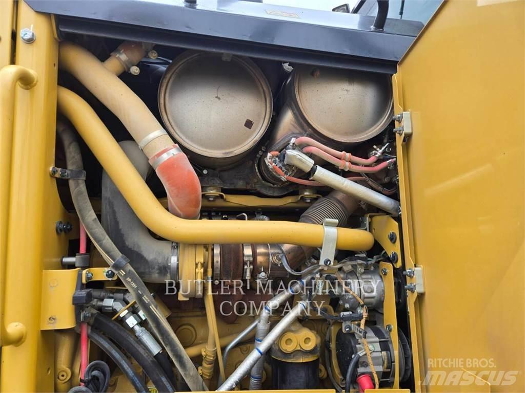 CAT 150 AWD Niveleuse