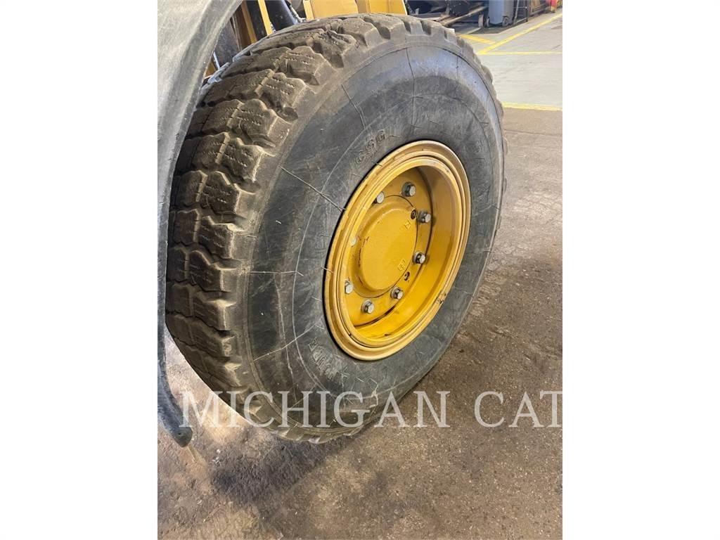 CAT 150 AWD Niveleuse