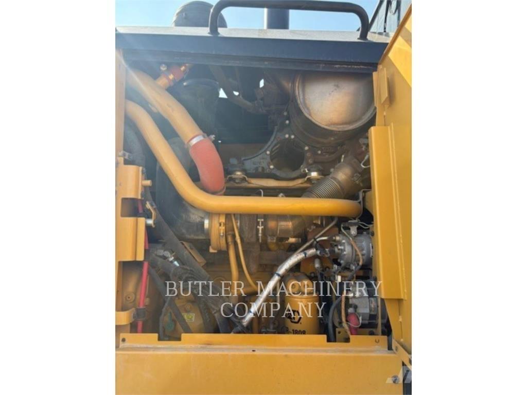 CAT 160M2AWD Niveleuse