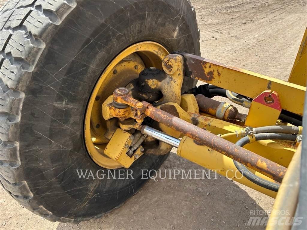 CAT 163H AWD Niveleuse