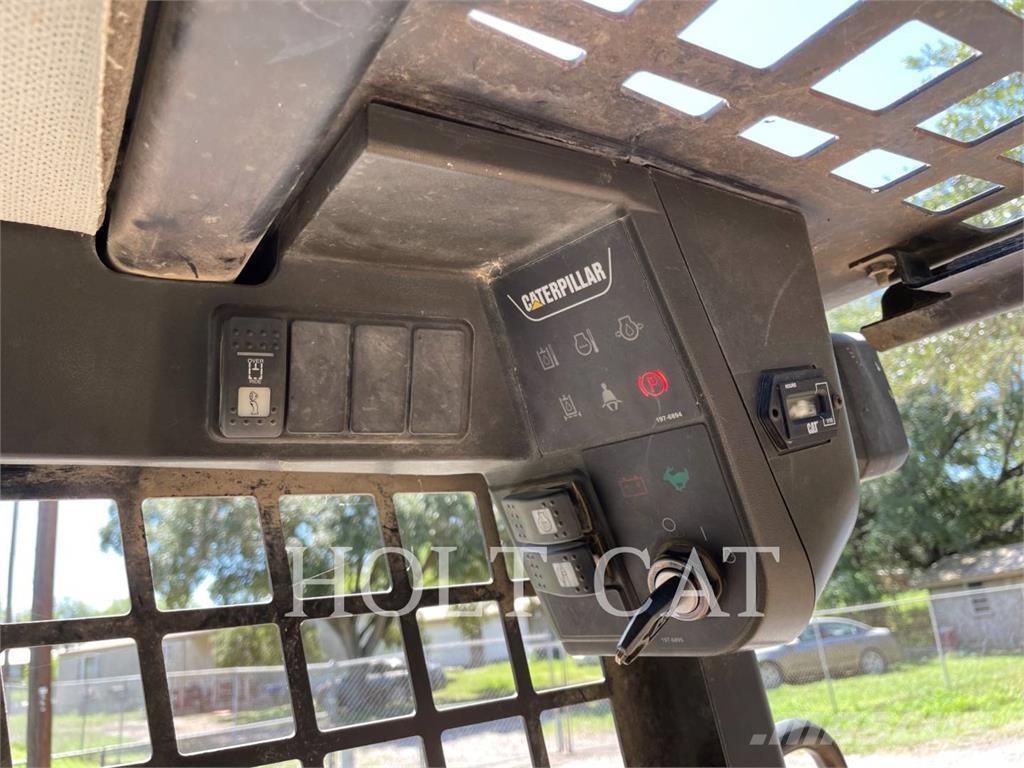 CAT 216 Chargeuse compacte