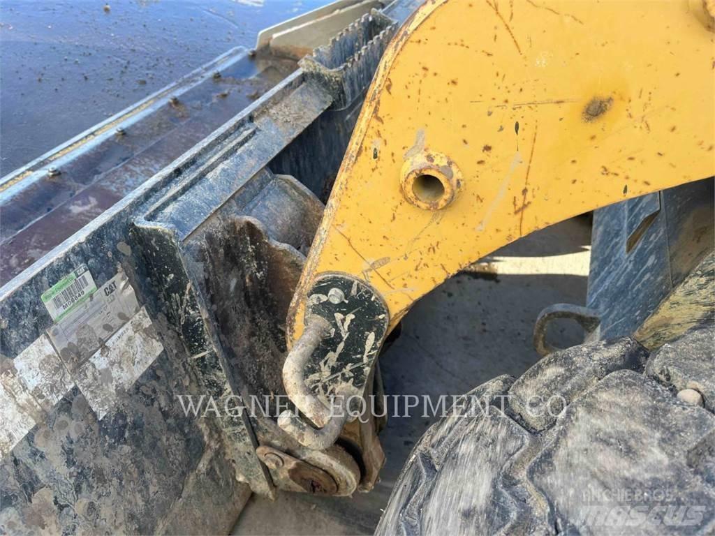 CAT 216B Chargeuse compacte