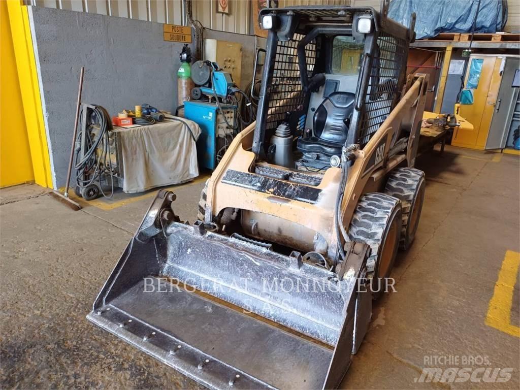 CAT 226 Chargeuse compacte