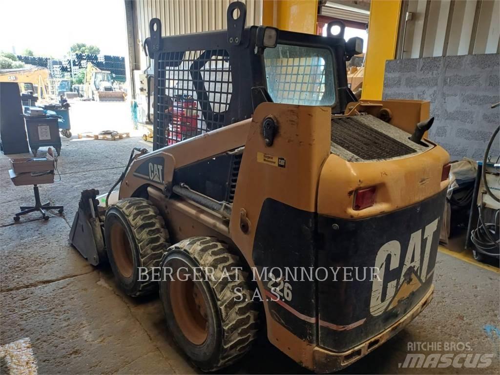 CAT 226 Chargeuse compacte