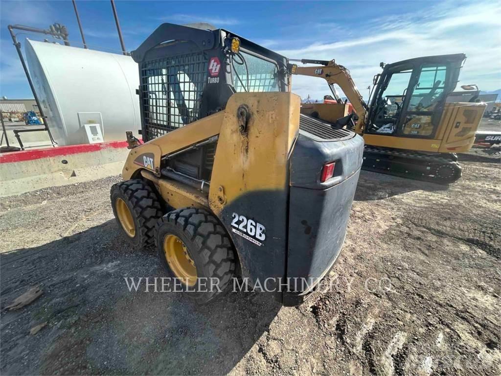 CAT 226B MA11 Chargeuse compacte
