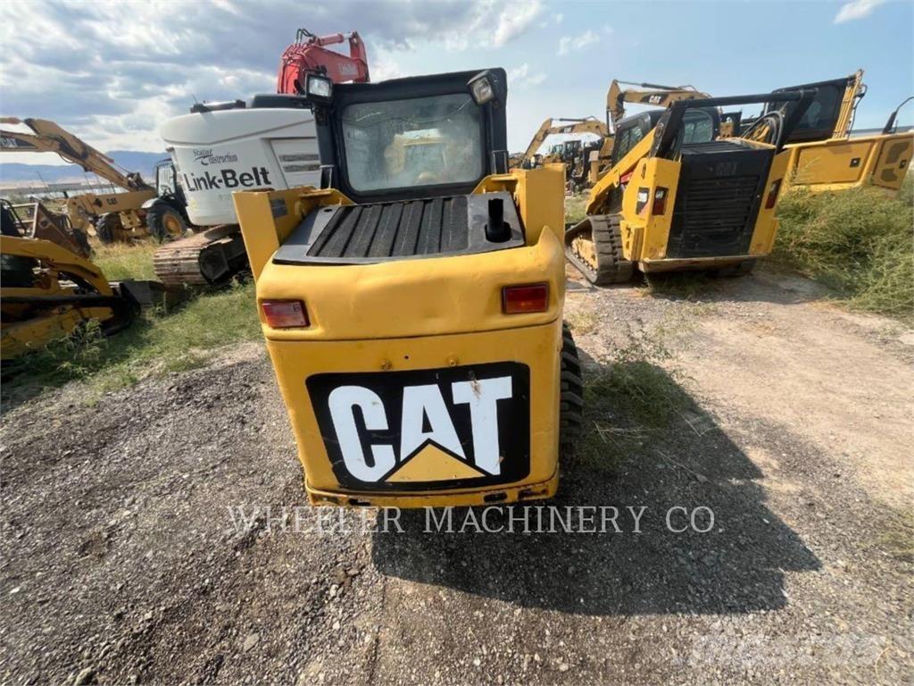 CAT 226B3 C3 Chargeuse compacte