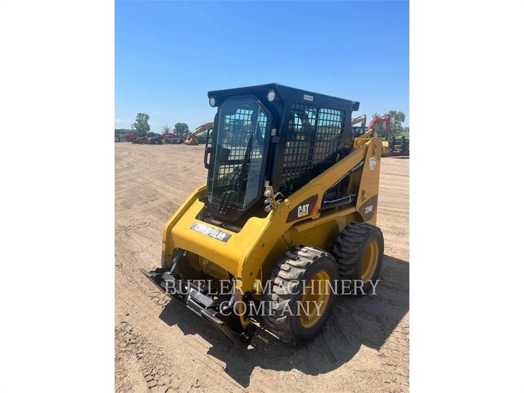 CAT 226B3 C3S2 Chargeuse compacte