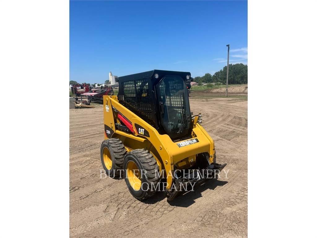 CAT 226B3 C3S2 Chargeuse compacte