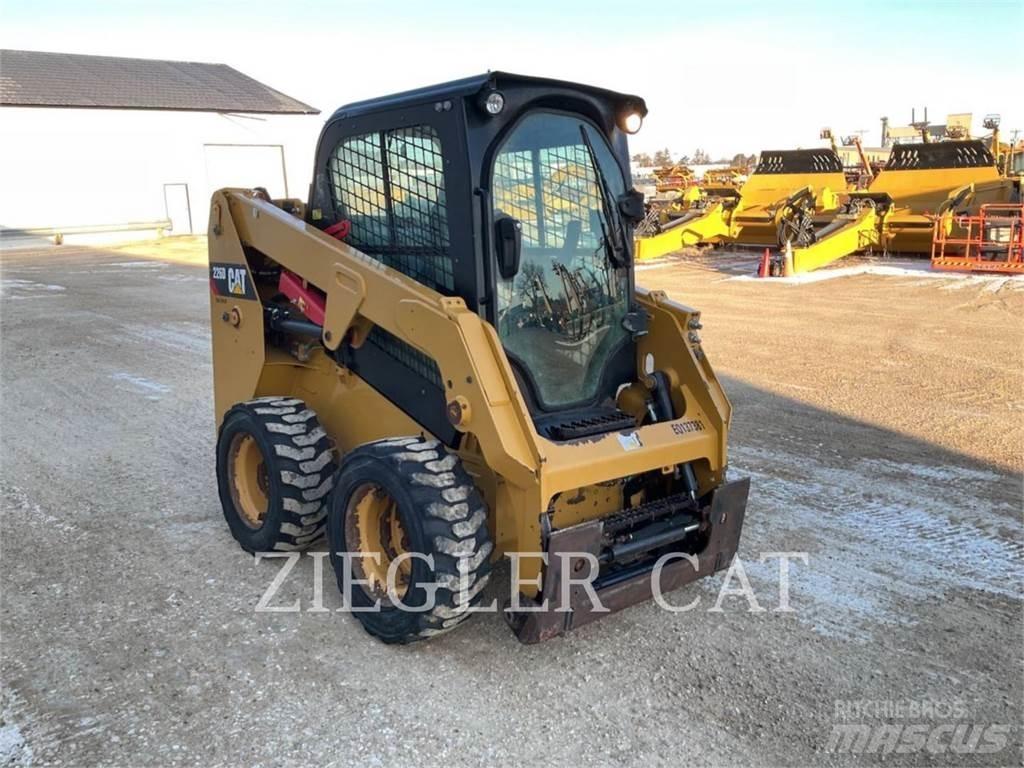CAT 226D Chargeuse compacte
