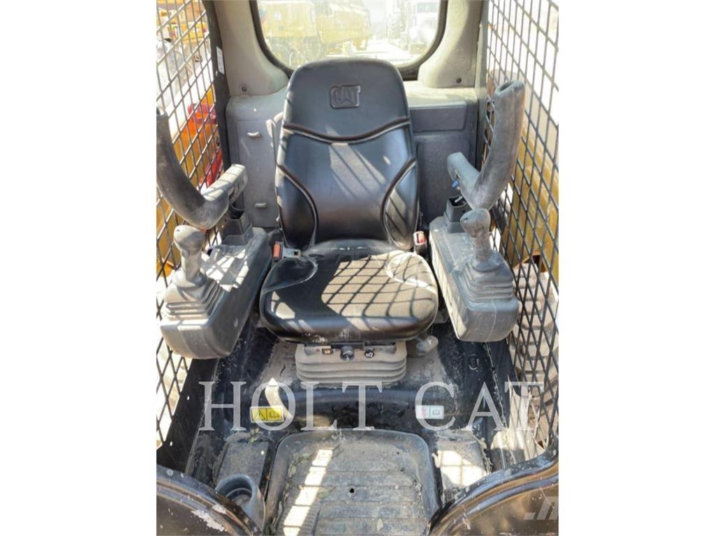 CAT 226D Chargeuse compacte
