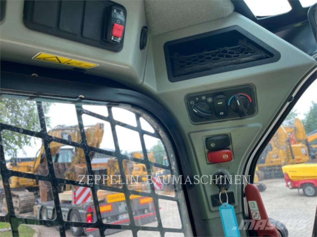 CAT 226D Chargeuse compacte
