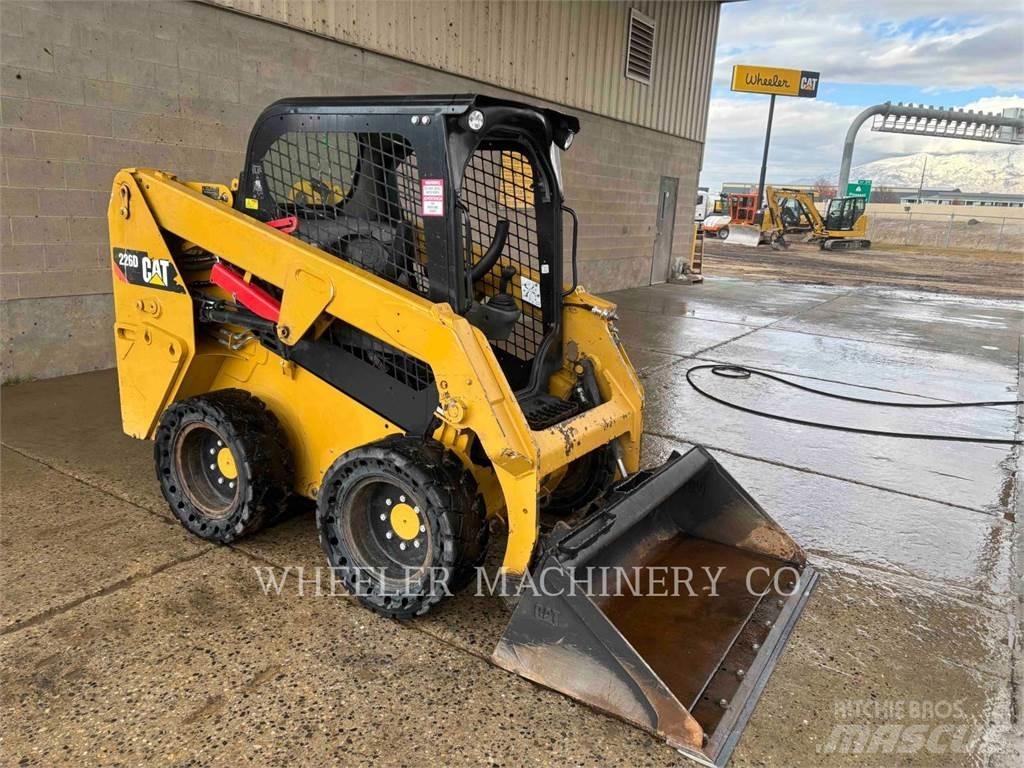 CAT 226D C1-H2 Chargeuse compacte
