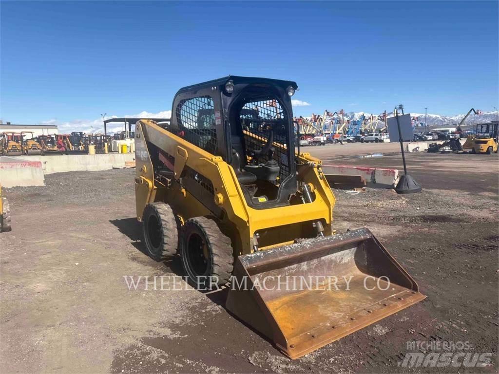 CAT 226D C1-H2 Chargeuse compacte