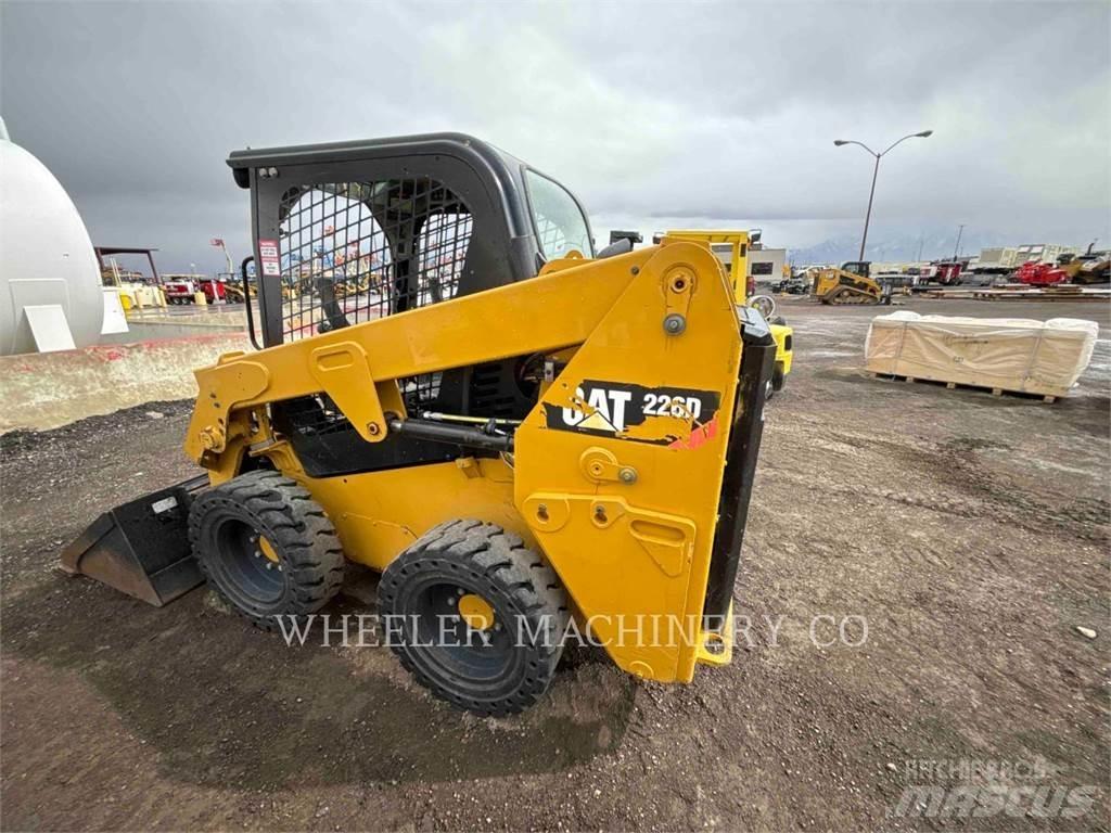 CAT 226D C1-H2 Chargeuse compacte
