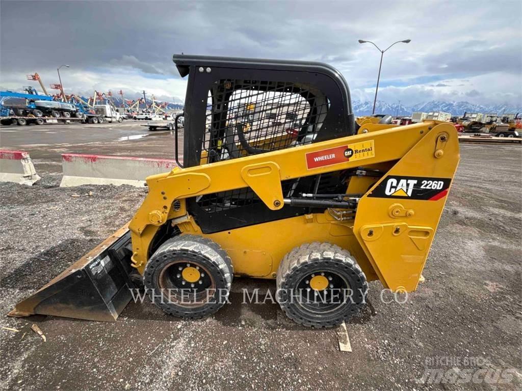 CAT 226D C1-H2 Chargeuse compacte