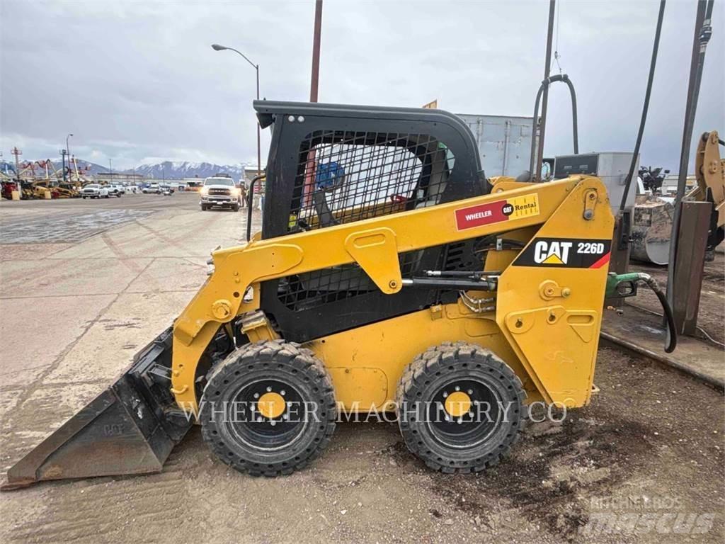CAT 226D C1-H2 Chargeuse compacte