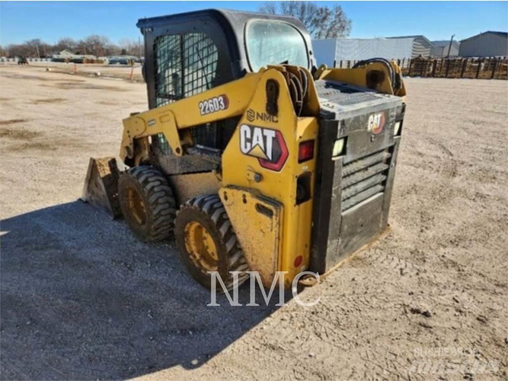 CAT 226D3 Chargeuse compacte