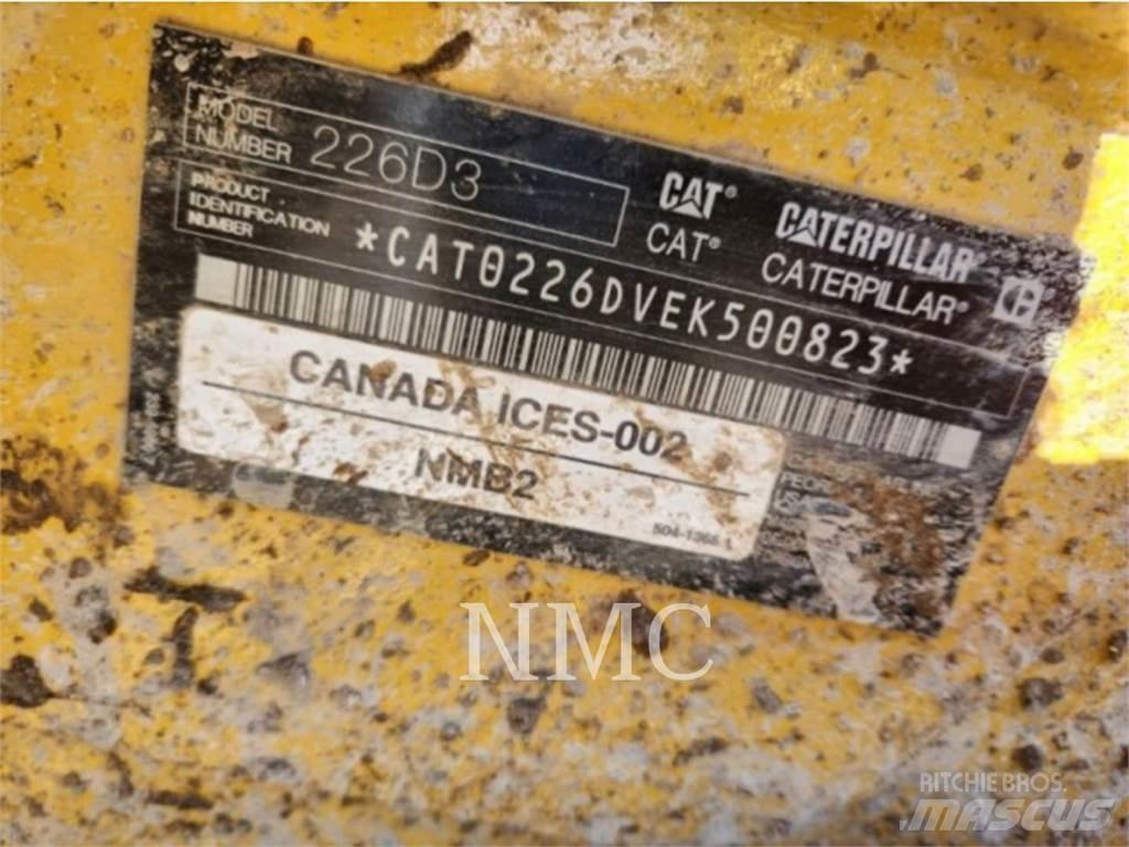 CAT 226D3 Chargeuse compacte