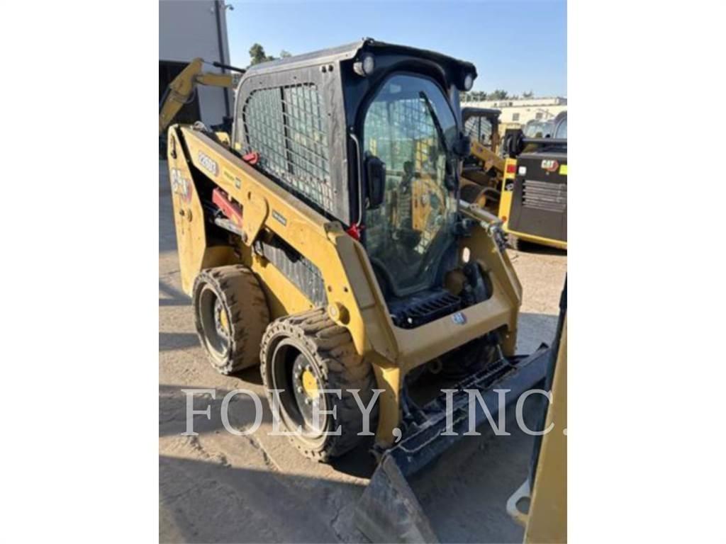 CAT 226D3 Chargeuse compacte