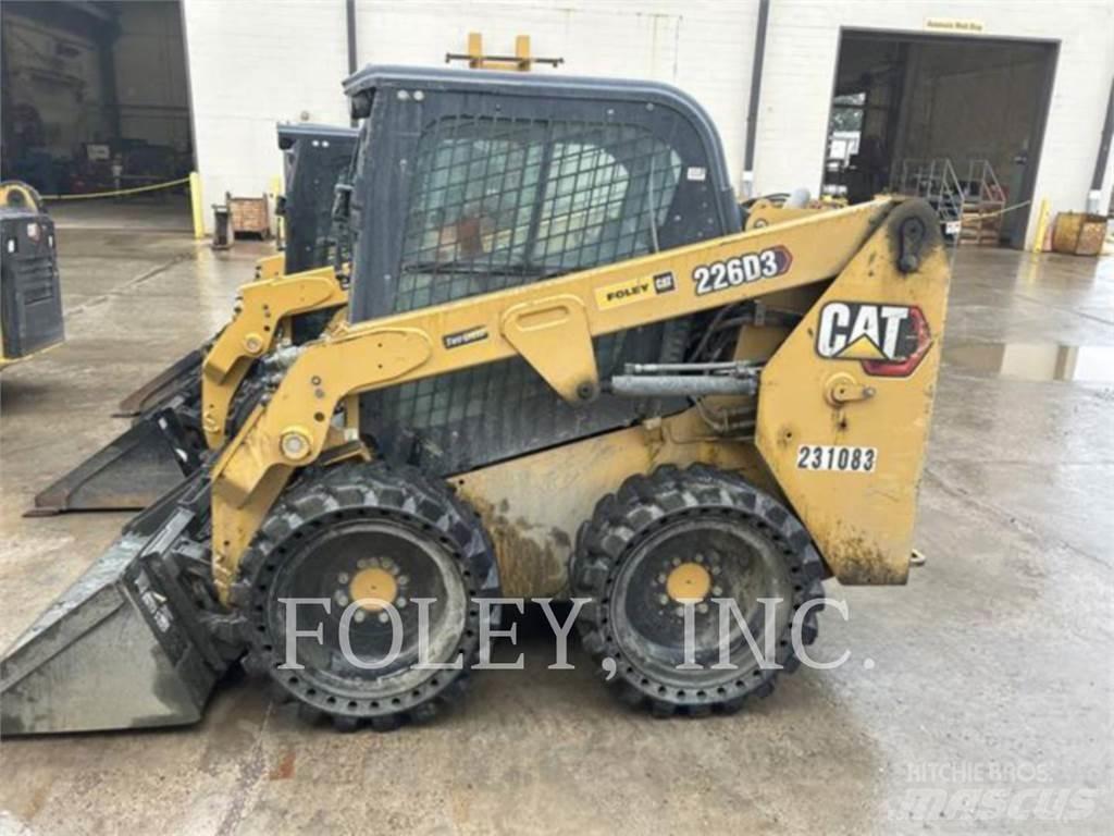 CAT 226D3 Chargeuse compacte