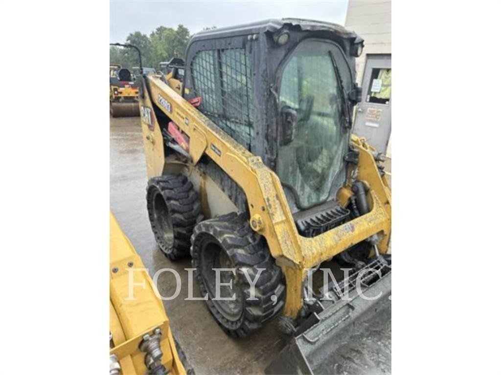 CAT 226D3 Chargeuse compacte