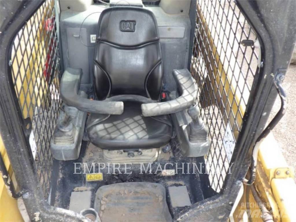 CAT 226D3 Chargeuse compacte
