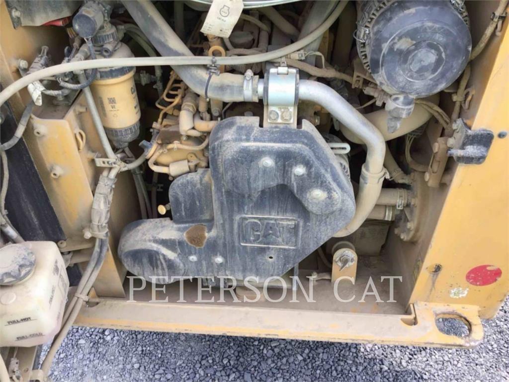 CAT 226D3 Chargeuse compacte